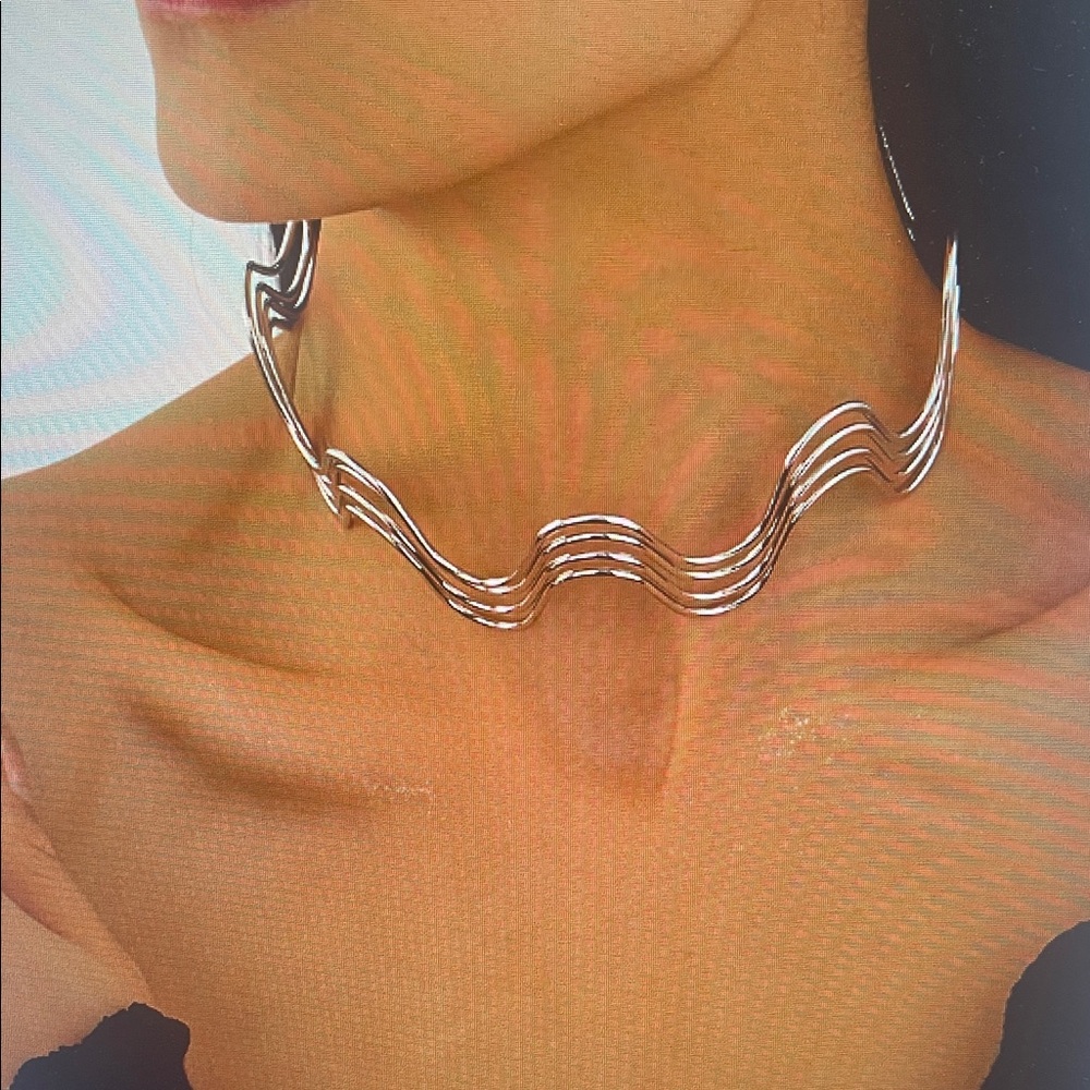 Elegant Silver Wave Choker Necklace